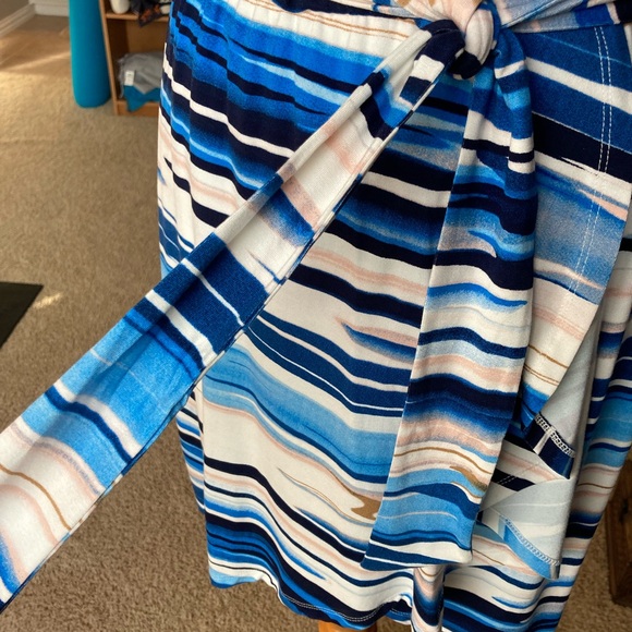 NWT: WHBM Striped Blue and White V-Neck Dress with tie belt and flutter sleeves - Picture 8 of 16